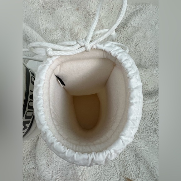 Moon Boot Icon White Snow Boots Size Eu 39/41 US 7/8,5 New NWT - Picture 7 of 9